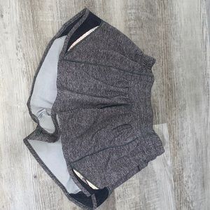 Lulu heather lux gray 2.5” size 0 shorts
